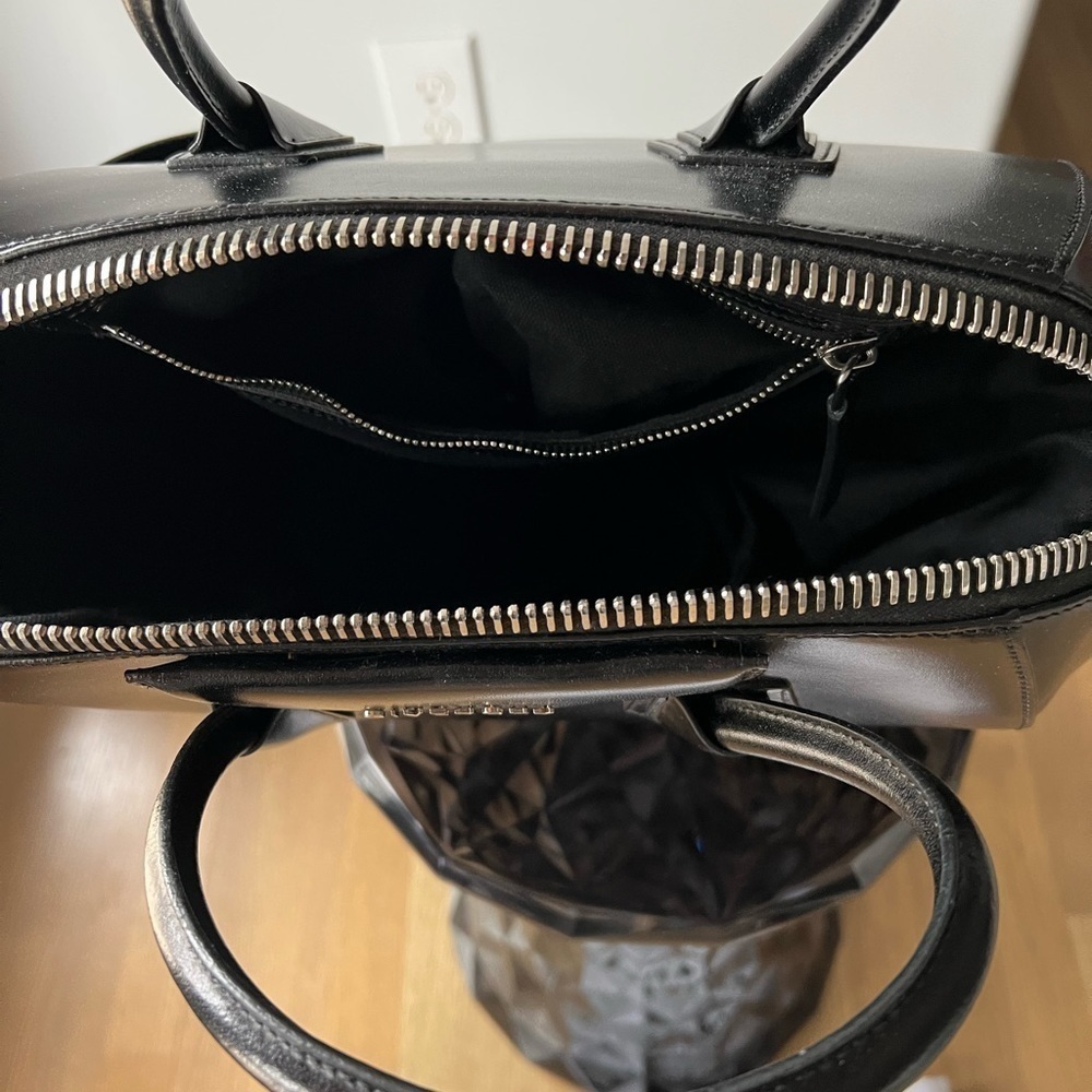 Givenchy Medium Antigona Satchel in Black - Picture 6 of 15